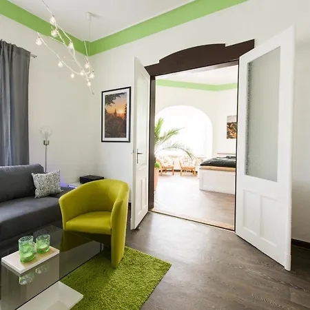 Ferienwohnung Angela Konig Апартаменты *